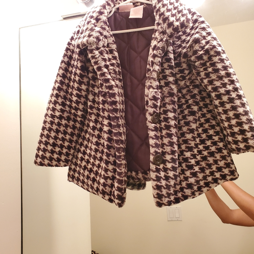 Nannette girls Faux fur beautiful coat.